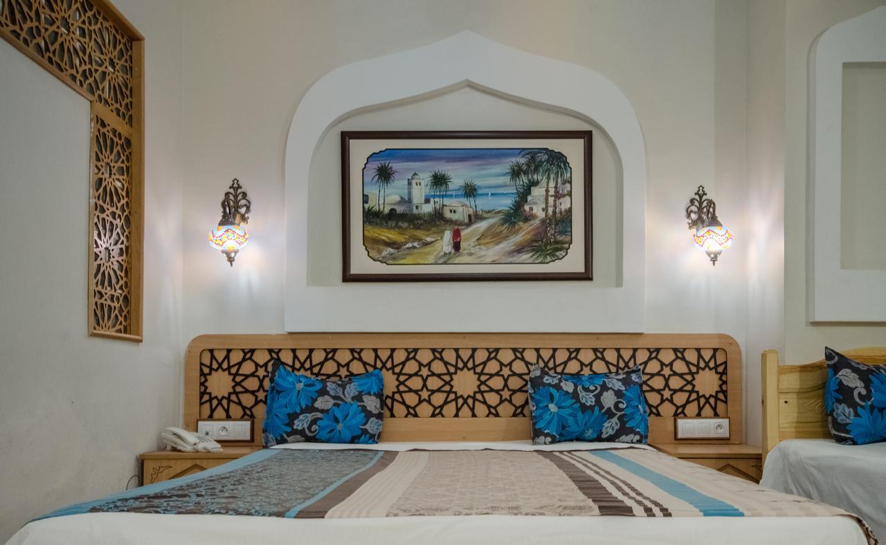 Hotel Saheb Ettabaa Тунис Екстериор снимка
