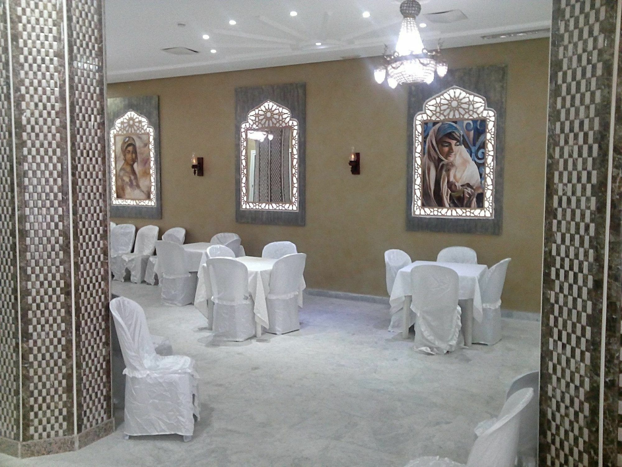 Hotel Saheb Ettabaa Тунис Екстериор снимка